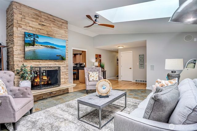 8205 NE 128th Street, Kirkland, WA 98034