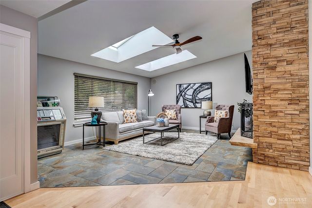 8205 NE 128th Street, Kirkland, WA 98034