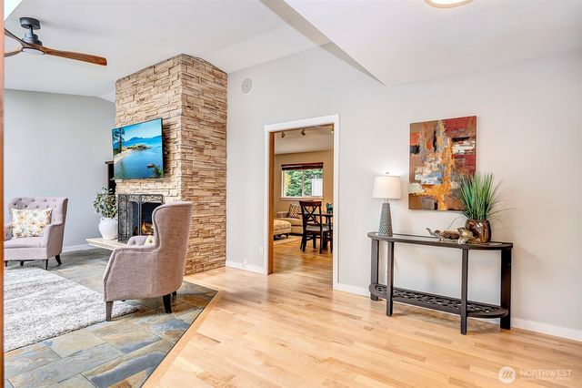 8205 NE 128th Street, Kirkland, WA 98034