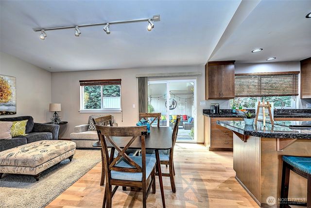 8205 NE 128th Street, Kirkland, WA 98034