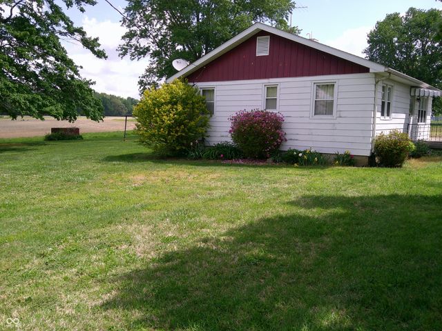 4770 W 450 S, Columbus, IN 47201