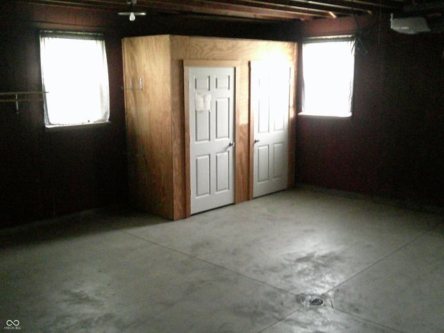 4770 W 450 S, Columbus, IN 47201