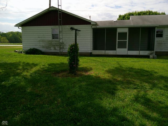 4770 W 450 S, Columbus, IN 47201