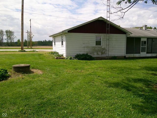 4770 W 450 S, Columbus, IN 47201