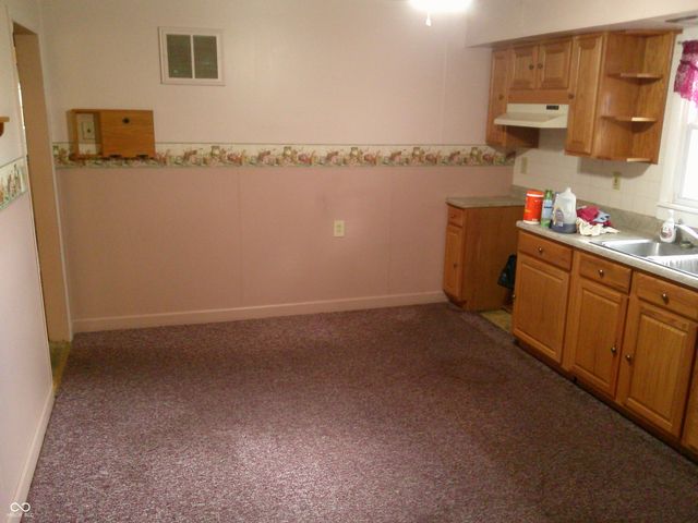 4770 W 450 S, Columbus, IN 47201