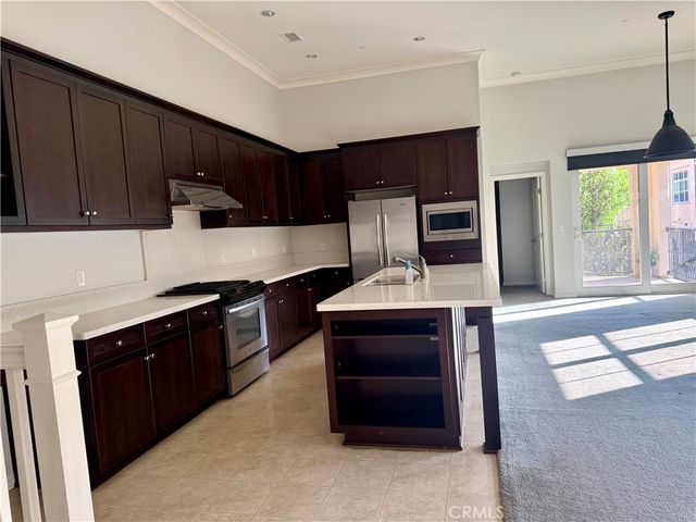 84 Mayfair, Irvine, CA 92620