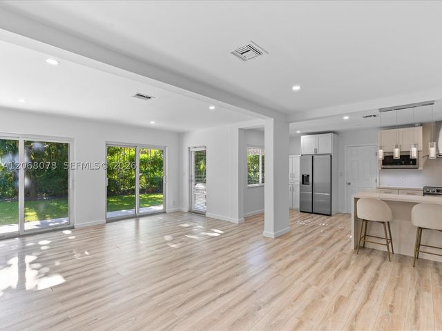 5406 S Le Jeune Rd, Coral Gables, FL 33146