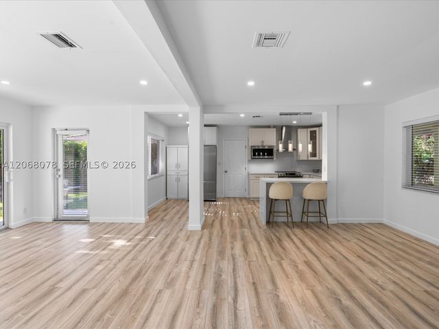 5406 S Le Jeune Rd, Coral Gables, FL 33146