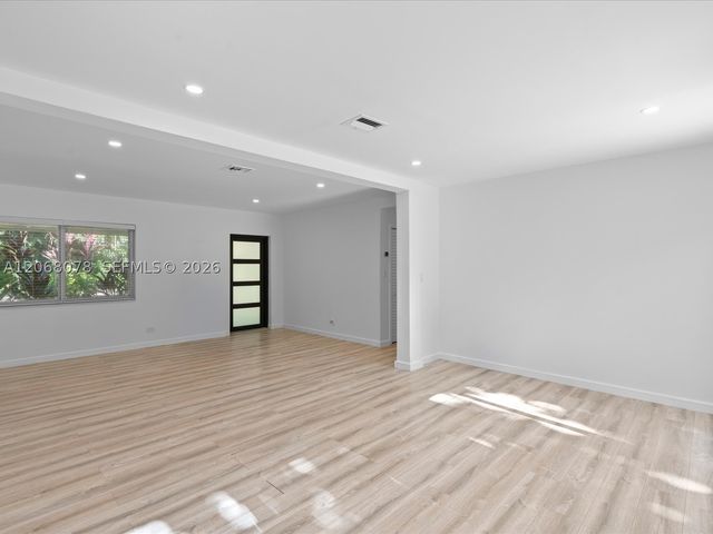 5406 S Le Jeune Rd, Coral Gables, FL 33146