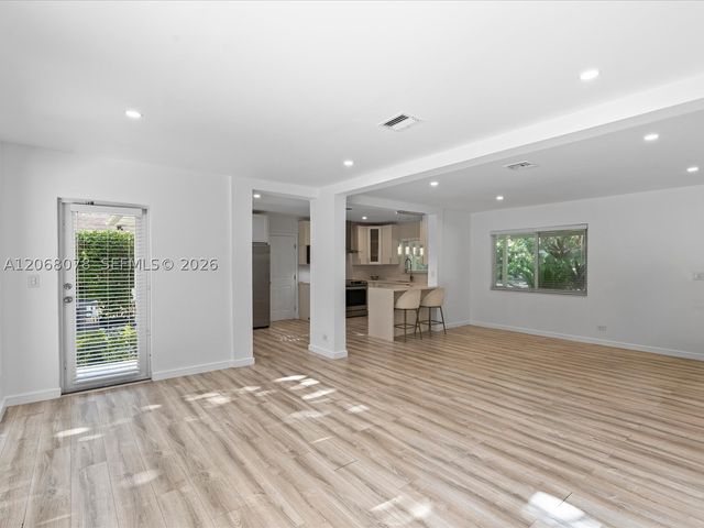 5406 S Le Jeune Rd, Coral Gables, FL 33146