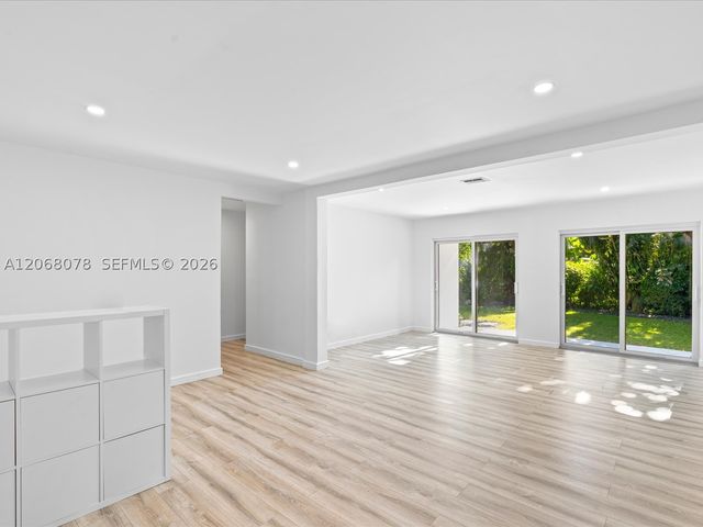 5406 S Le Jeune Rd, Coral Gables, FL 33146