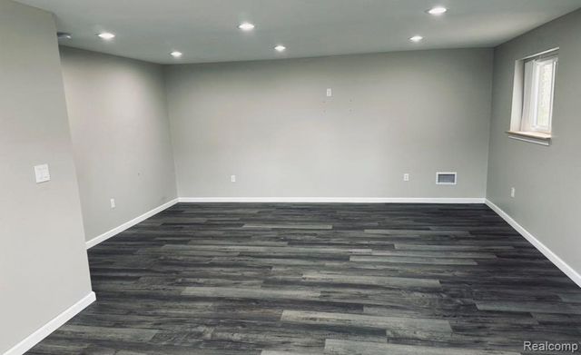 24500 Cornell Avenue, Brownstown, MI 48183