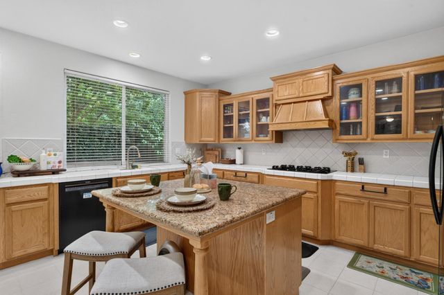 1558 Daunting Dr, El Dorado Hills, CA 95762