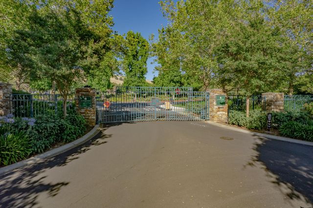 1558 Daunting Dr, El Dorado Hills, CA 95762