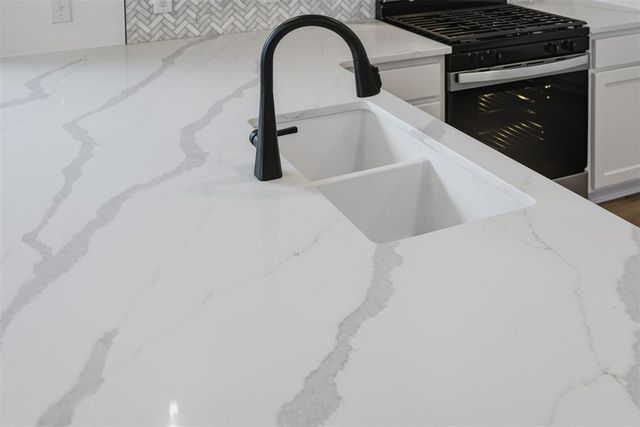 4008 NW 175th Place, Edmond, OK 73012