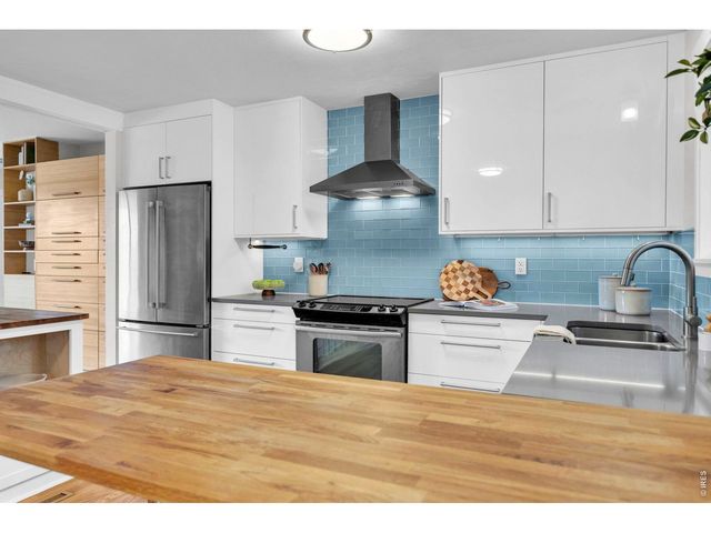 1065 Gillaspie Dr, Boulder, CO 80305