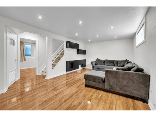 1065 Gillaspie Dr, Boulder, CO 80305