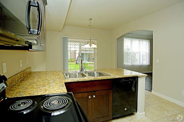 6145 Windermere Lane, Shelby Twp, MI 48316
