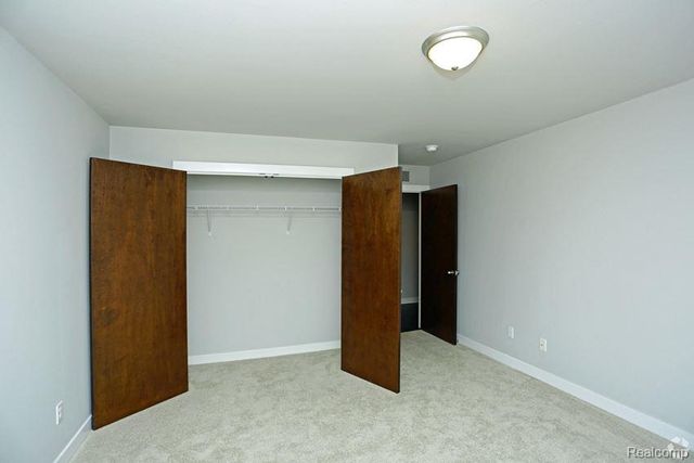 6145 Windermere Lane, Shelby Twp, MI 48316