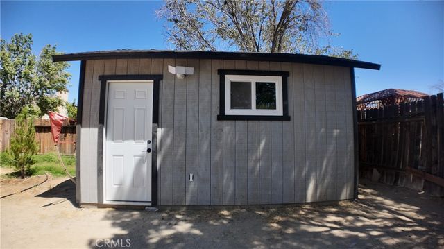 2335 Langhorn, Lancaster, CA 93535
