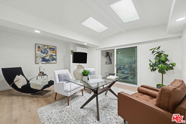 344 S Camden Drive, Beverly Hills, CA 90212