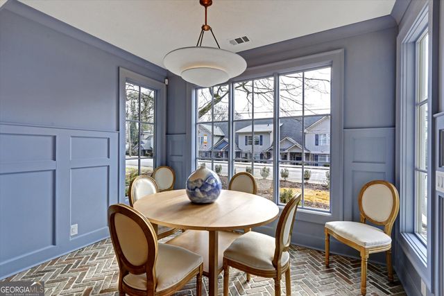 440 Ridgewood Avenue NW, Gainesville, GA 30501