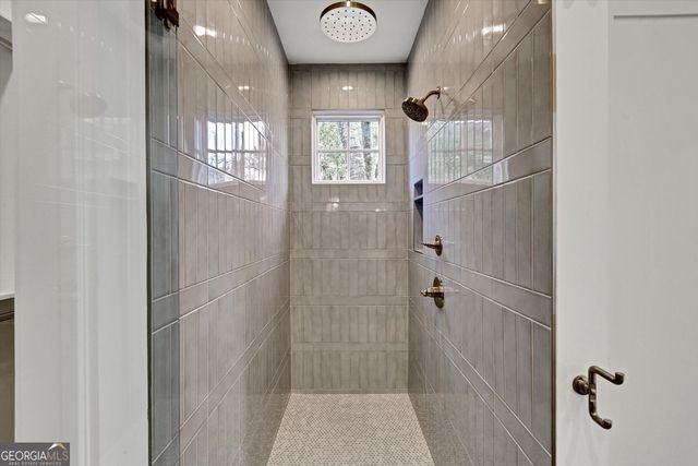 440 Ridgewood Avenue NW, Gainesville, GA 30501