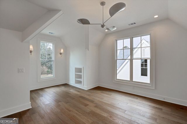 440 Ridgewood Avenue NW, Gainesville, GA 30501