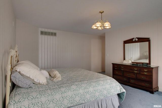 3131 Acadia Drive, Quincy, IL 62301