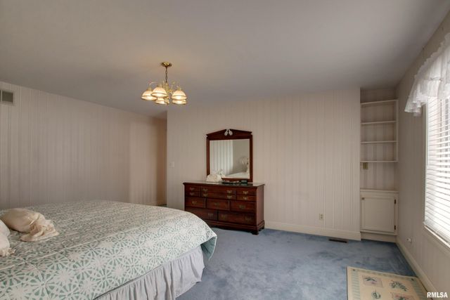 3131 Acadia Drive, Quincy, IL 62301