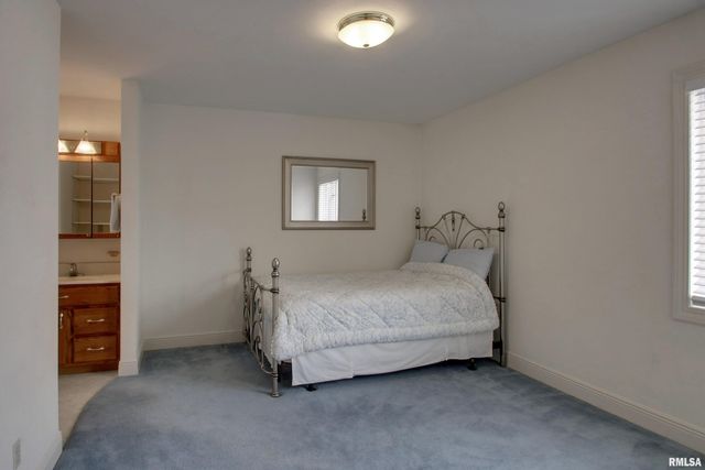 3131 Acadia Drive, Quincy, IL 62301