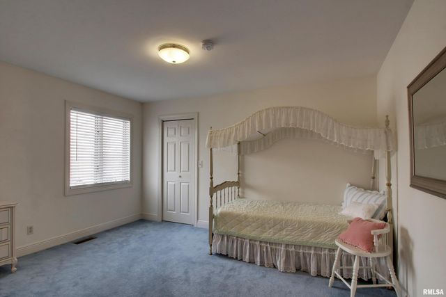 3131 Acadia Drive, Quincy, IL 62301