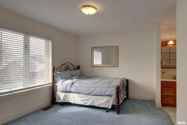 3131 Acadia Drive, Quincy, IL 62301