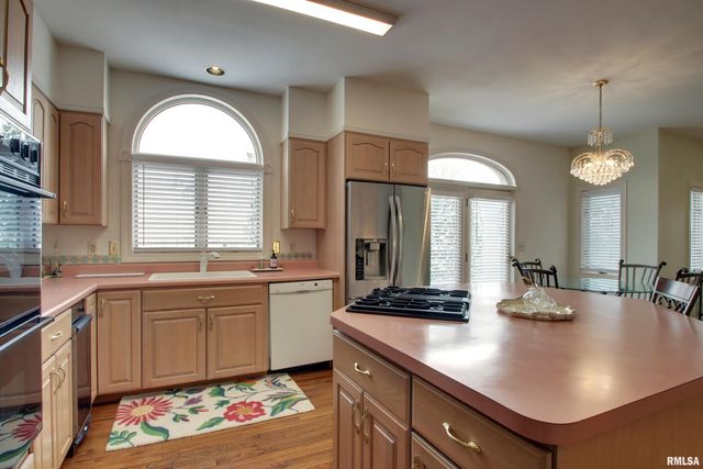 3131 Acadia Drive, Quincy, IL 62301