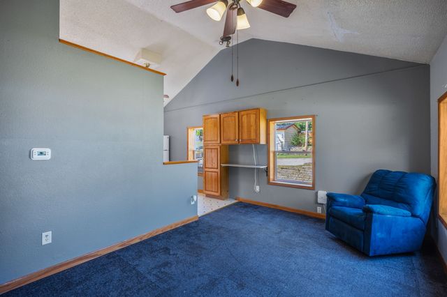 401 Hart Avenue, Des Moines, IA 50315