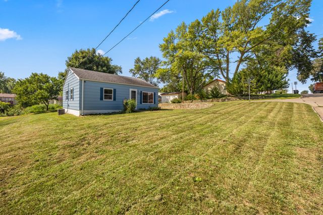 401 Hart Avenue, Des Moines, IA 50315