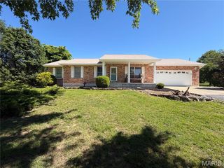 5310 English Road, Farmington, MO 63640