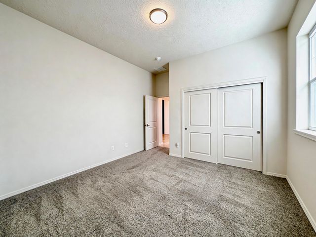 151 Fernleaf Court NW, Albuquerque, NM 87107