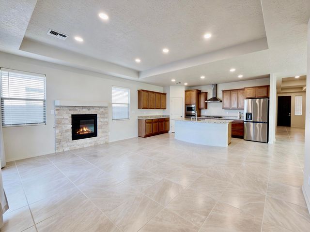 151 Fernleaf Court NW, Albuquerque, NM 87107