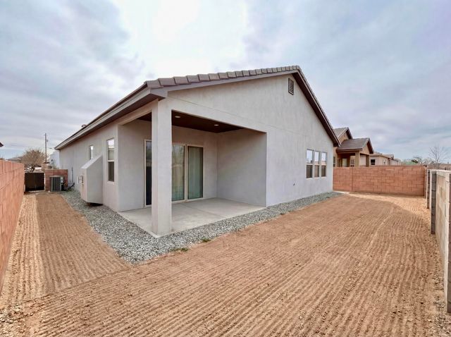 151 Fernleaf Court NW, Albuquerque, NM 87107