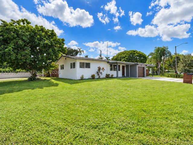 500 NW 30th St, Wilton Manors, FL 33311