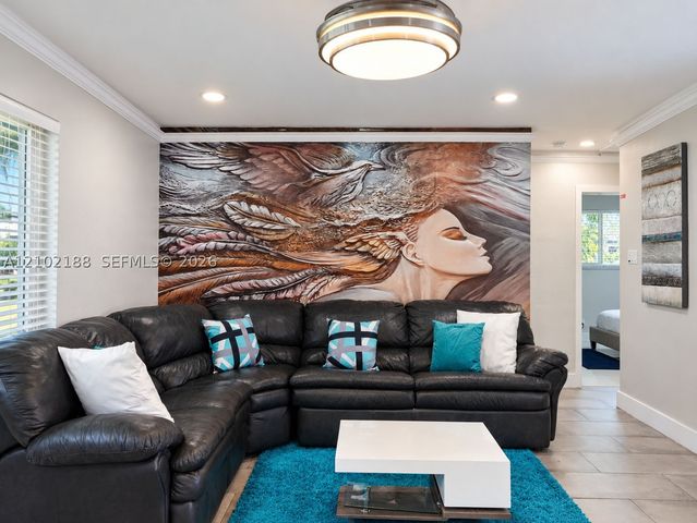 500 NW 30th St, Wilton Manors, FL 33311