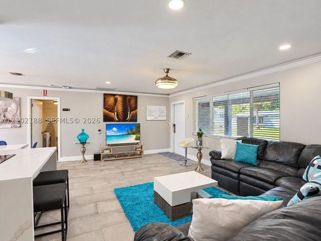 500 NW 30th St, Wilton Manors, FL 33311