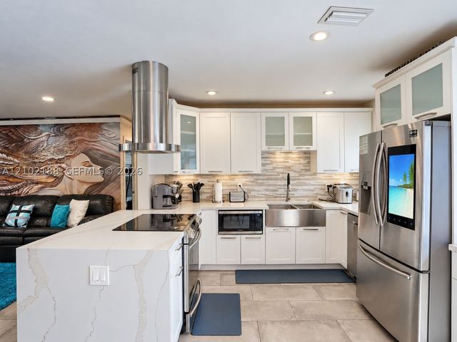 500 NW 30th St, Wilton Manors, FL 33311
