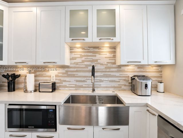 500 NW 30th St, Wilton Manors, FL 33311