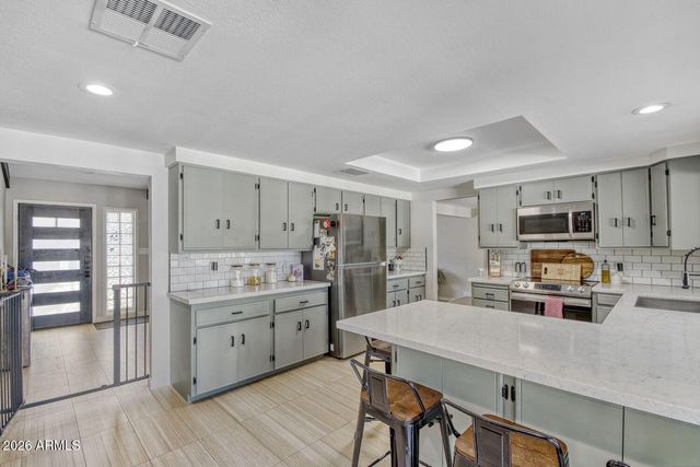 720 W THUNDERBIRD Road, Phoenix, AZ 85023