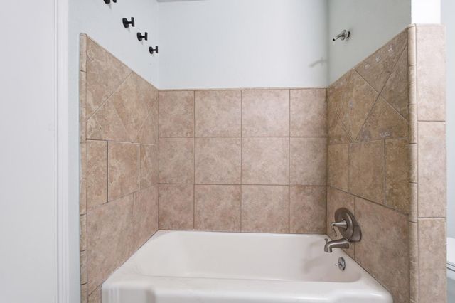 2452 S Holloway Avenue, Fresno, CA 93725