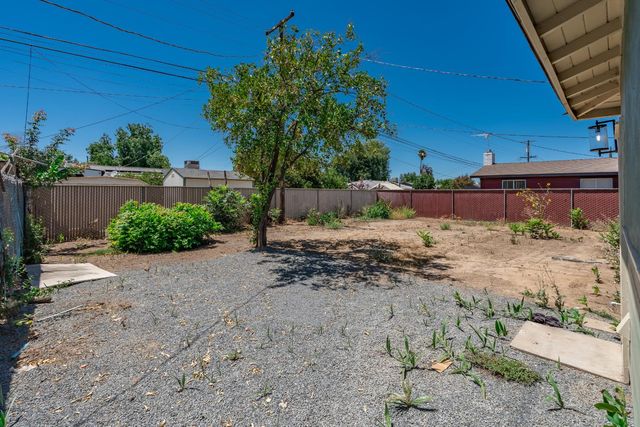2452 S Holloway Avenue, Fresno, CA 93725