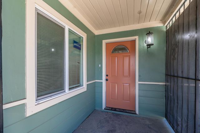 2452 S Holloway Avenue, Fresno, CA 93725
