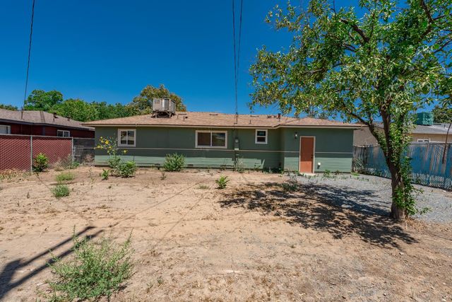 2452 S Holloway Avenue, Fresno, CA 93725